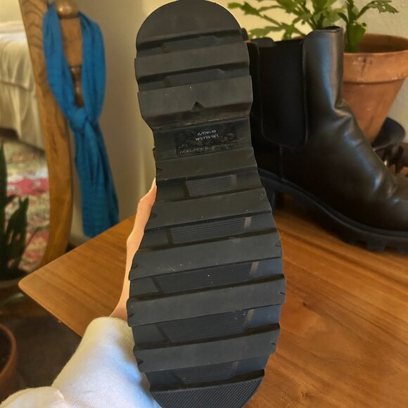 Sophisticated black French Connection chunky boots women's Size 9 - Picture 4 of 7